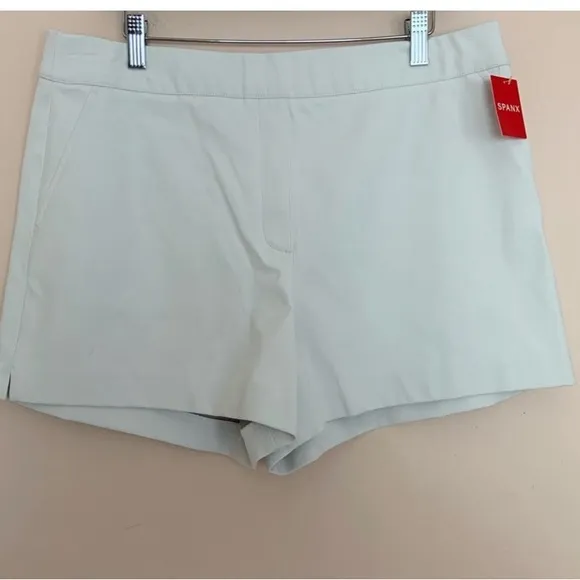 SPANX on the go 6” shorts white cotton 4 way stretch small