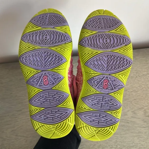 SpongeBob SquarePants x Kyrie 5 PS 'Patrick' Sneakers Size 3.5 Youth