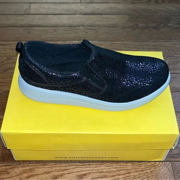 STRIVE Florida II Sneakers Black &amp; Purple Sparkle Women’s Size 7