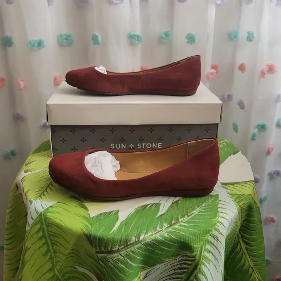 Sun   Stone Eliana Flat Shoes (New In Box)