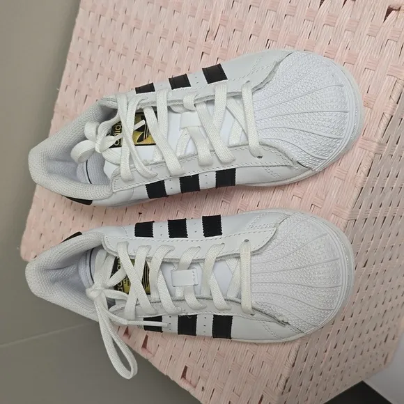 SUPERSTAR shoes