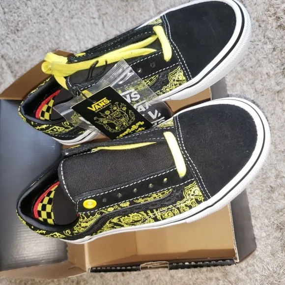 Sz 4 - Vans x Spongebob &quot;Skate Old Skool&quot; Sneakers (Gigliotti) Classic Skate Sh…