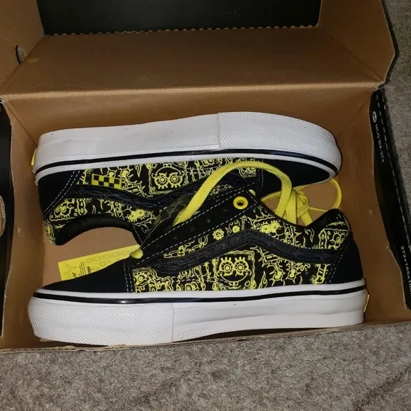 Sz 4 - Vans x Spongebob &quot;Skate Old Skool&quot; Sneakers (Gigliotti) Classic Skate Sh…