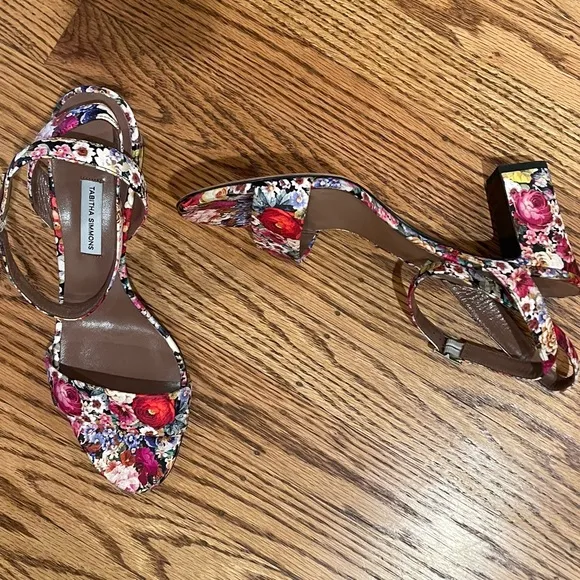 Tabitha Simmons 10 Floral Heel NWOT