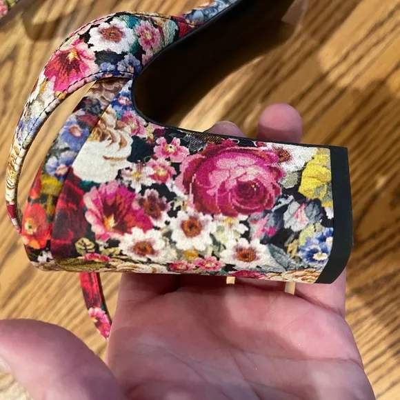 Tabitha Simmons 10 Floral Heel NWOT