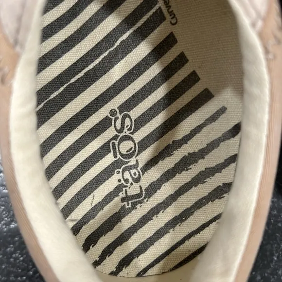 Taos Footwear Plim Soul Canvas Sneaker Size 8.5W