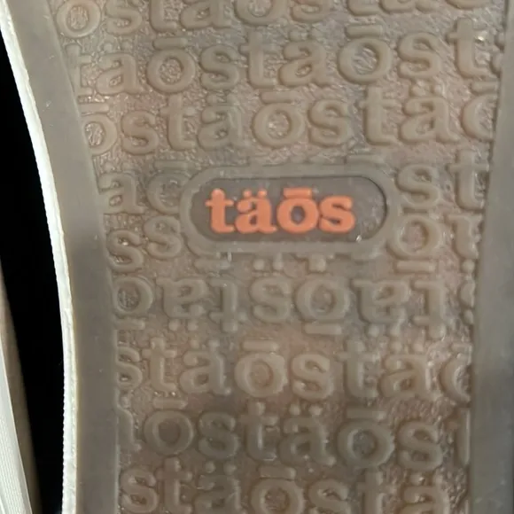 Taos Footwear Plim Soul Canvas Sneaker Size 8.5W
