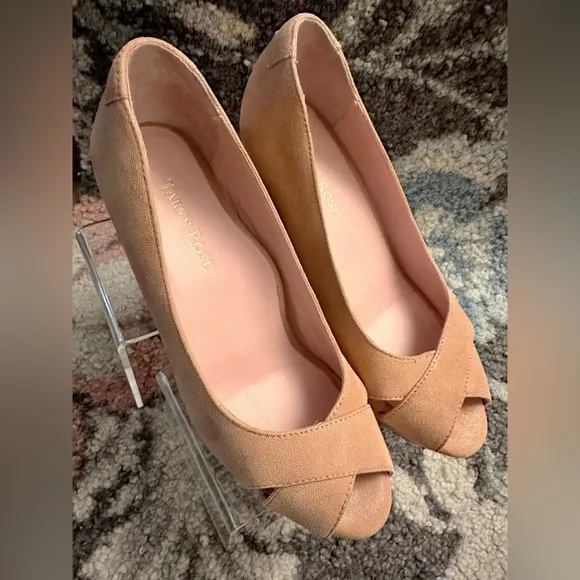Taryn Rose Caylee Soft Pink Suede Peep-Toe Wedge Pumps – Size 7M