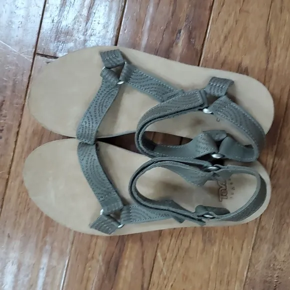 Teva Midform Universal Geometric sandals