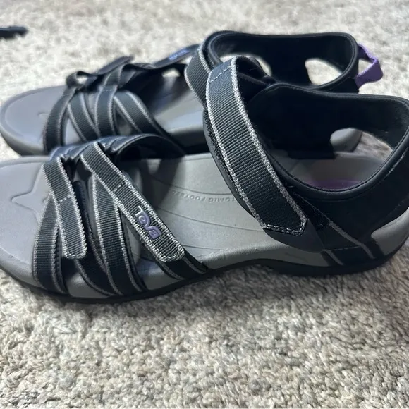 Teva Tirra sandal sz 10 black gray purple hiking outdoors adjustable strap vegan