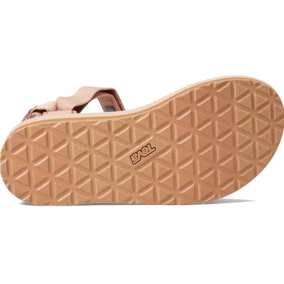 Teva Women's Flatform Universal Sandal!