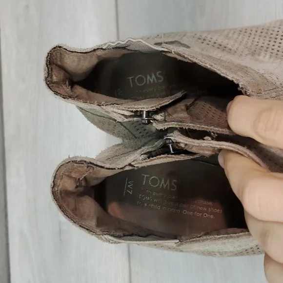 Toms Women Comfort Leather Majorca Peep toe  Ankle shoes sz 7