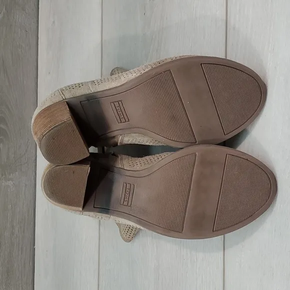 Toms Women Comfort Leather Majorca Peep toe  Ankle shoes sz 7