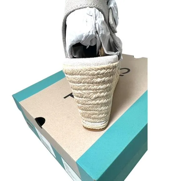 Toms Womens Gray Triple Band Peep Toe Ankle Straps Wedge Sandals Sz 10 NIB