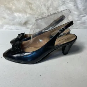 Trotters leather black sling back shoes Round toe embellished with a bow SZ11W