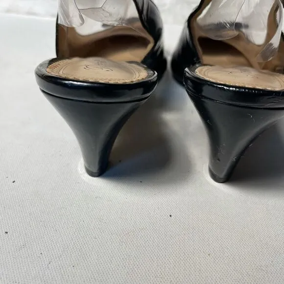 Trotters leather black sling back shoes Round toe embellished with a bow SZ11W