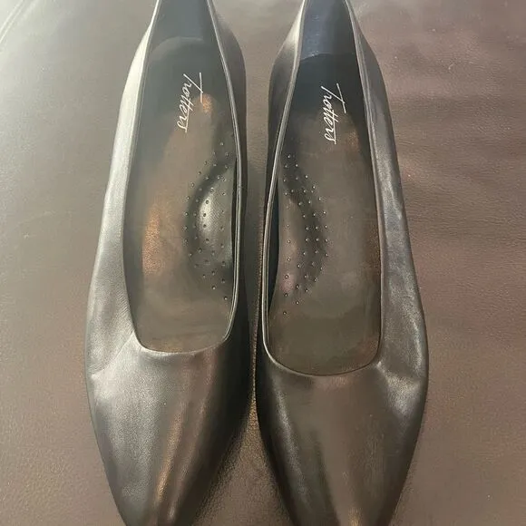 Trotters Woman Black Leather Comfort Shoes Pumps Heels