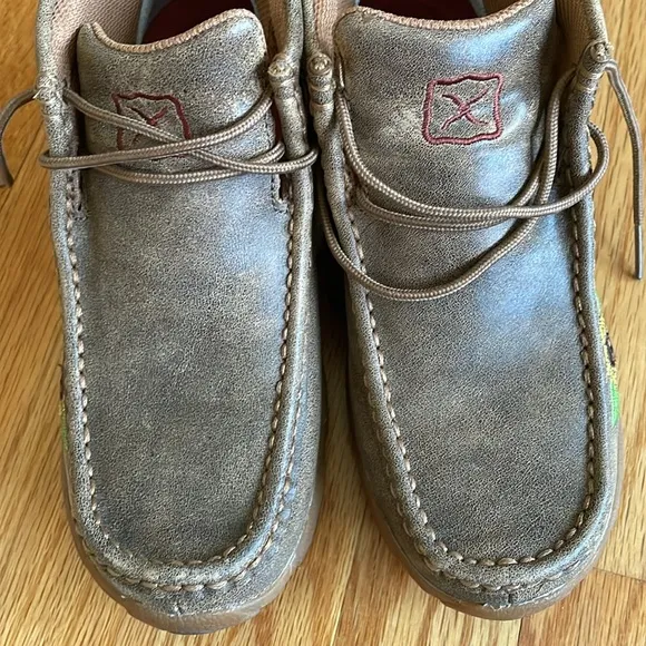 TWISTED X WOMEN'S SUNFLOWER CHUKKA DRIVING SHOES - MOC TOE