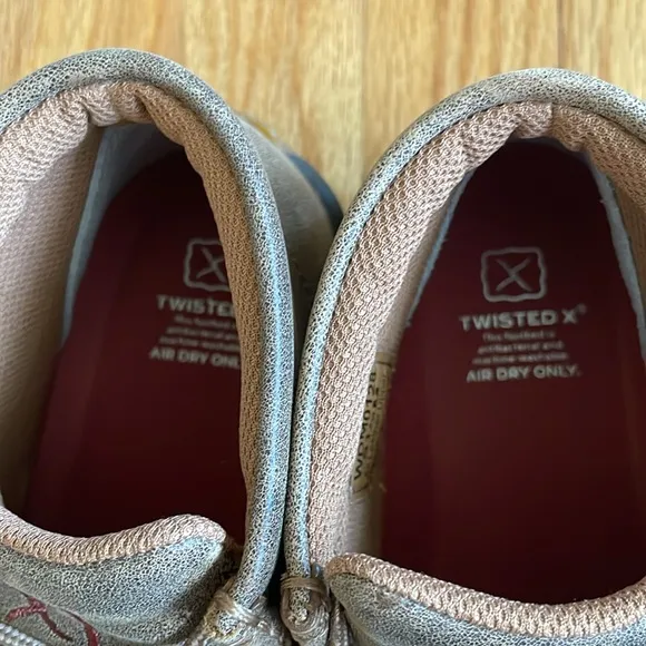 TWISTED X WOMEN'S SUNFLOWER CHUKKA DRIVING SHOES - MOC TOE