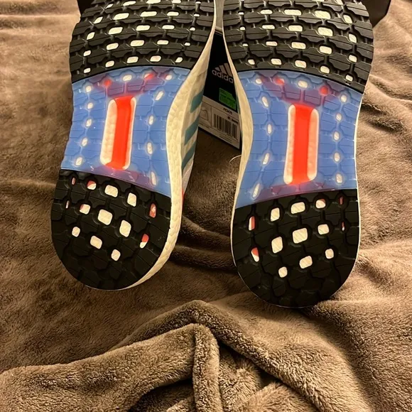 ULTRABOOST Adidas White and Blue Sneakers with Breathable Mesh
