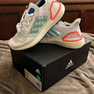 ULTRABOOST Adidas White and Blue Sneakers with Breathable Mesh