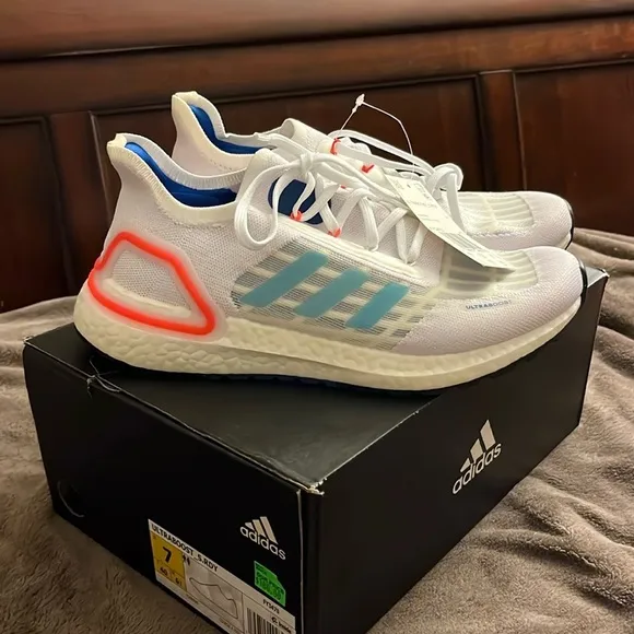 ULTRABOOST Adidas White and Blue Sneakers with Breathable Mesh