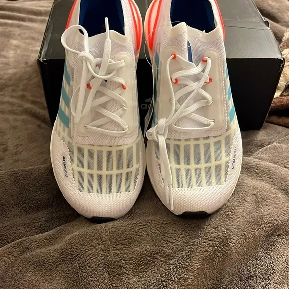 ULTRABOOST Adidas White and Blue Sneakers with Breathable Mesh