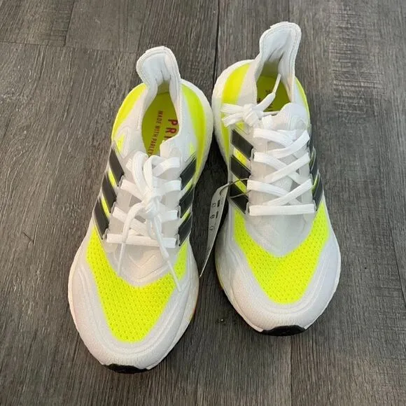 ULTRABOOST 21 NEON SHOES -Size 5.5 US Kids - Size 6 US womens