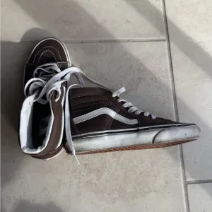 Vans Brown and White High-Top Sneakers with Signature Stripe