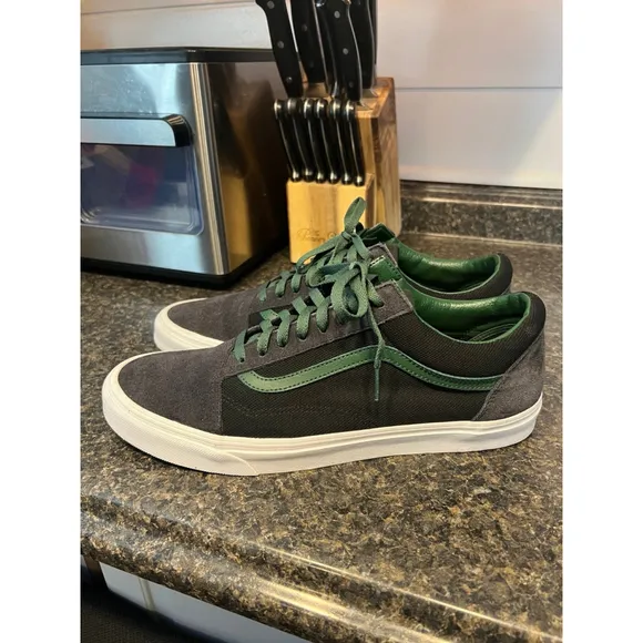 VANS Club Old Skool Shoes Green Gray &amp; Black