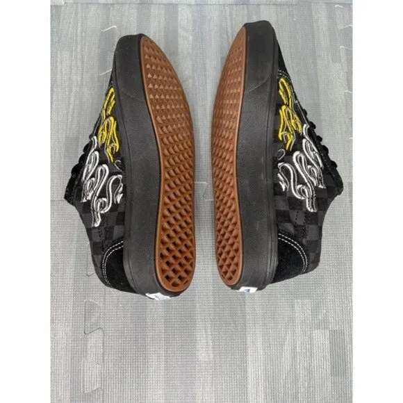 Vans Comfycush Old Skool Sneakers Size 6 Black Flames