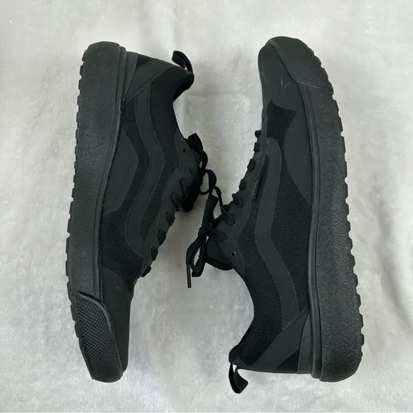 Vans Men Size 11.5 Ultra Range Cush Athletic Shoes All Black Comfort Sneaker