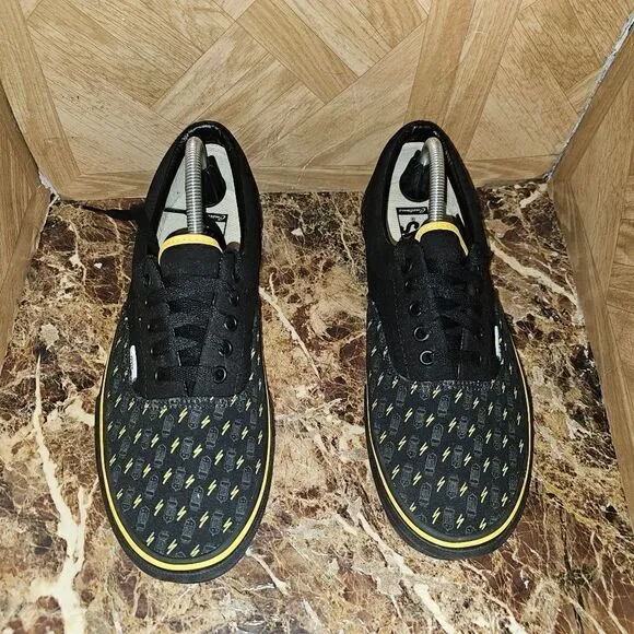 Vans men's Off The Wall fashion comfort black size 10.5.      774