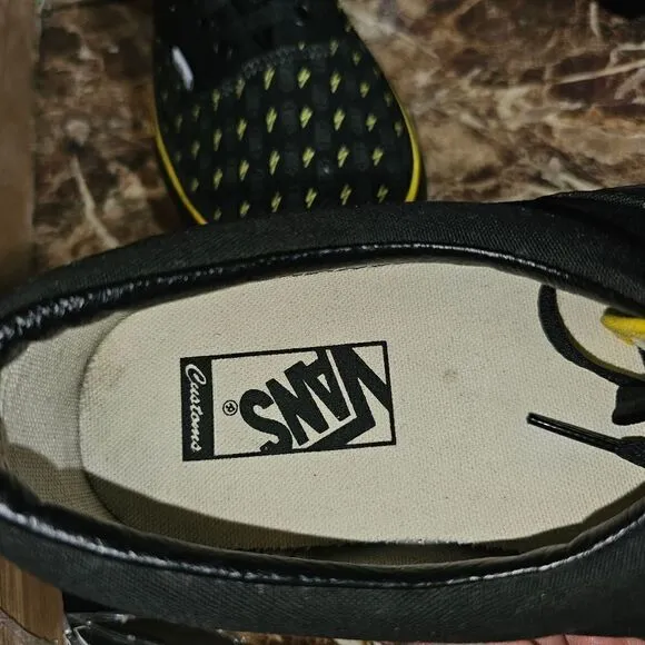 Vans men's Off The Wall fashion comfort black size 10.5.      774