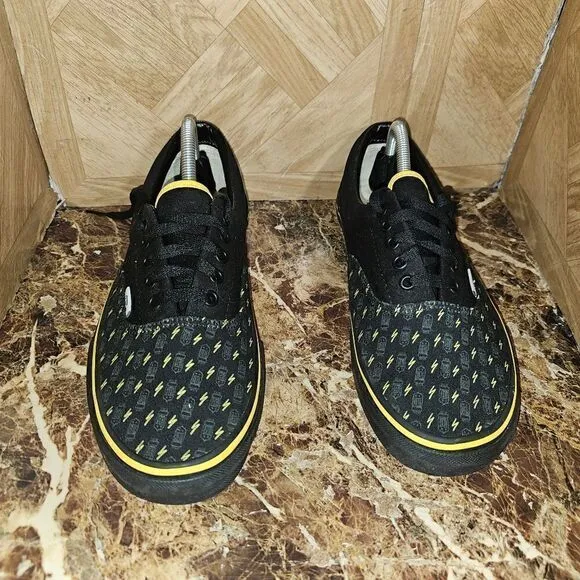 Vans men's Off The Wall fashion comfort black size 10.5.      774