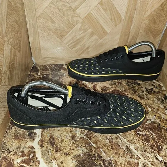 Vans men's Off The Wall fashion comfort black size 10.5.      774
