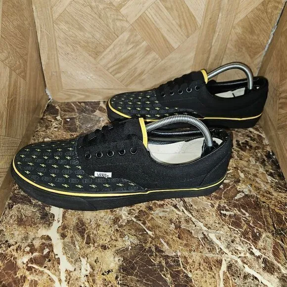 Vans men's Off The Wall fashion comfort black size 10.5.      774