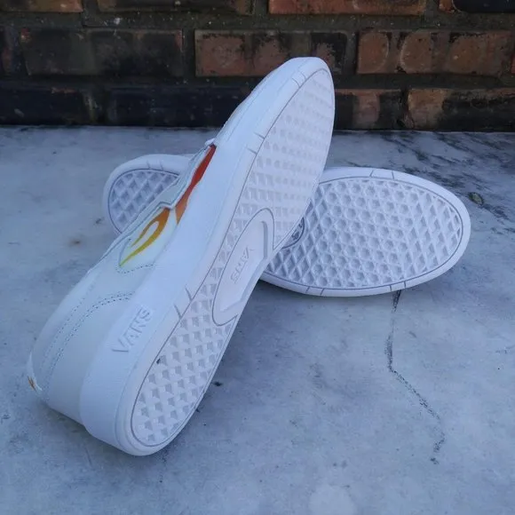 VANS WHITE FIRE FLAME LOWLAND SNEAKERS NEW 7 WOMEN'S SHOES