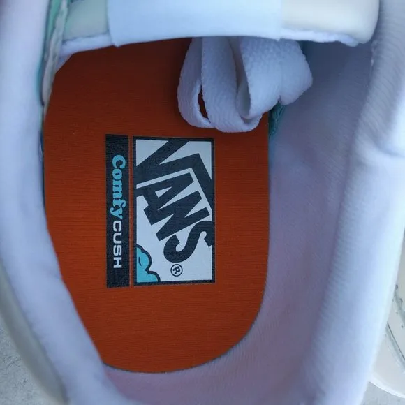 VANS WHITE FIRE FLAME LOWLAND SNEAKERS NEW 7 WOMEN'S SHOES