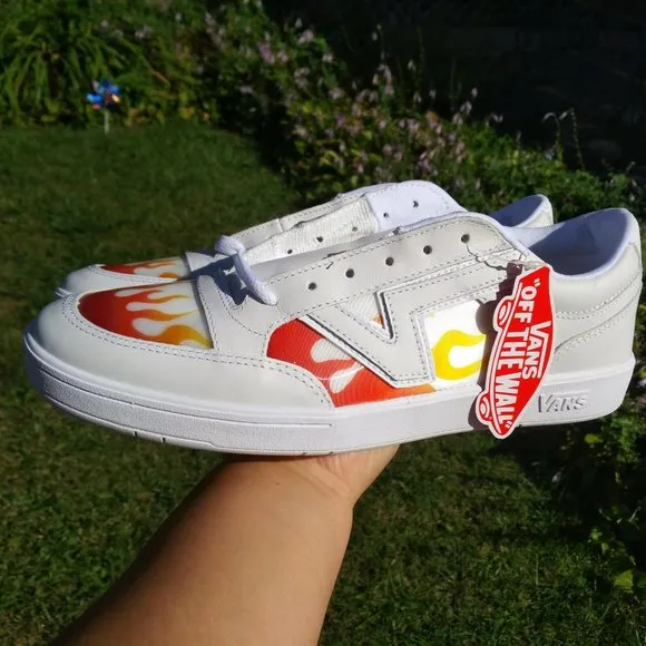 VANS WHITE FIRE FLAME LOWLAND SNEAKERS NEW 7 WOMEN'S SHOES