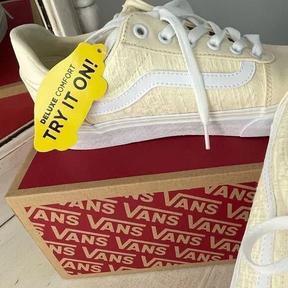 Vans women’s Ward Lo sneakers NIB size 9.5