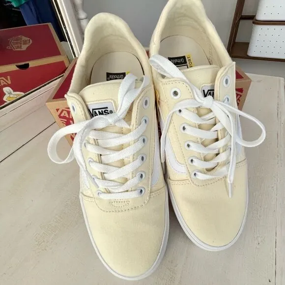 Vans women’s Ward Lo sneakers NIB size 9.5