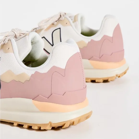 VEJA FITZ ROY TREK-SHELL Gravel Sneakers