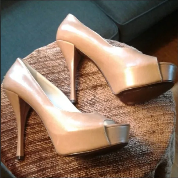 Vera Wang Lavender Sherry Pumps