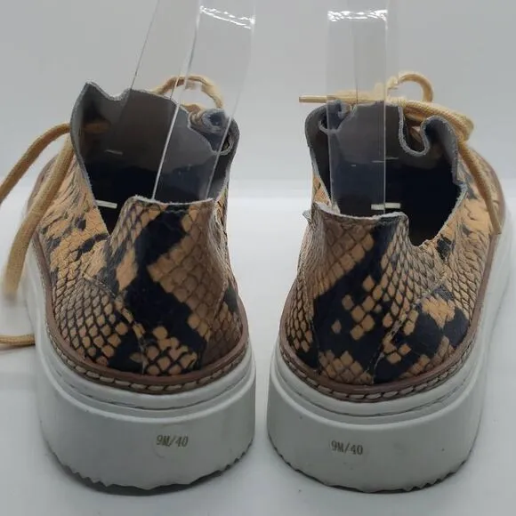 Vince Camuto Women Shoes Lace Up Sneaker Raiza Animal Brown Print Size 9