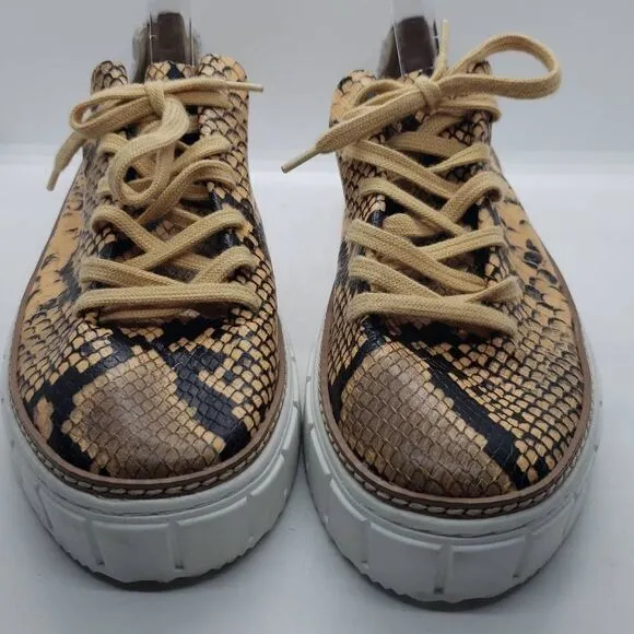 Vince Camuto Women Shoes Lace Up Sneaker Raiza Animal Brown Print Size 9