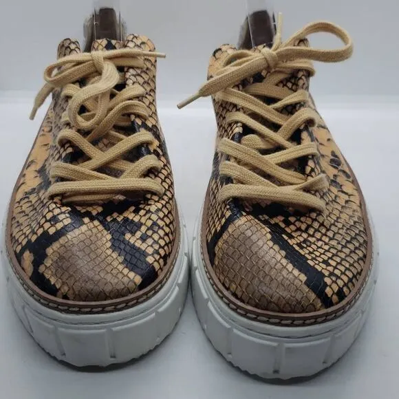 Vince Camuto Women Shoes Lace Up Sneaker Raiza Animal Brown Print Size 9