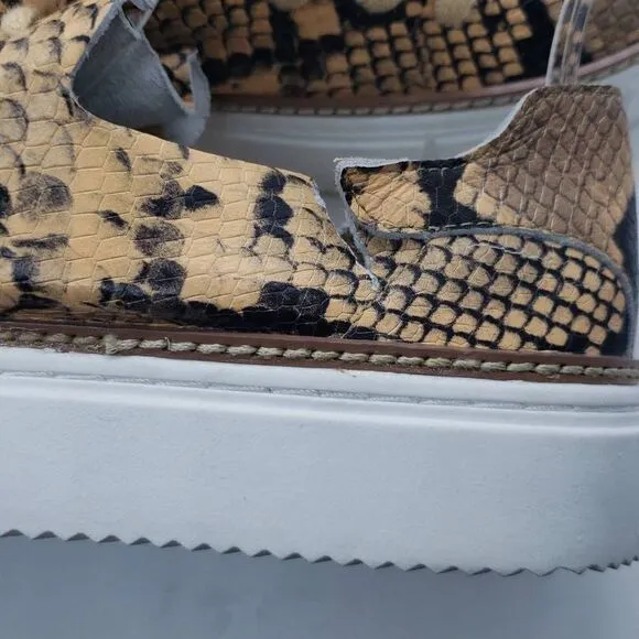 Vince Camuto Women Shoes Lace Up Sneaker Raiza Animal Brown Print Size 9