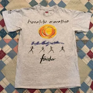 Vintage Med 1993 NIKE Hawaii Marathon Finisher Crew Neck Heather Grey T-shirt