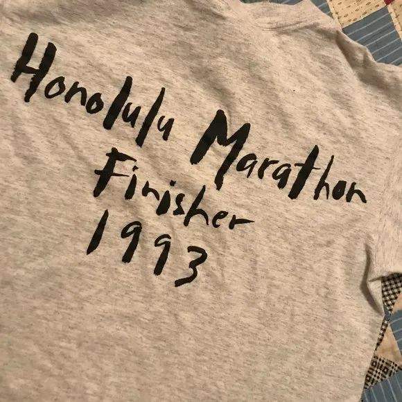 Vintage Med 1993 NIKE Hawaii Marathon Finisher Crew Neck Heather Grey T-shirt